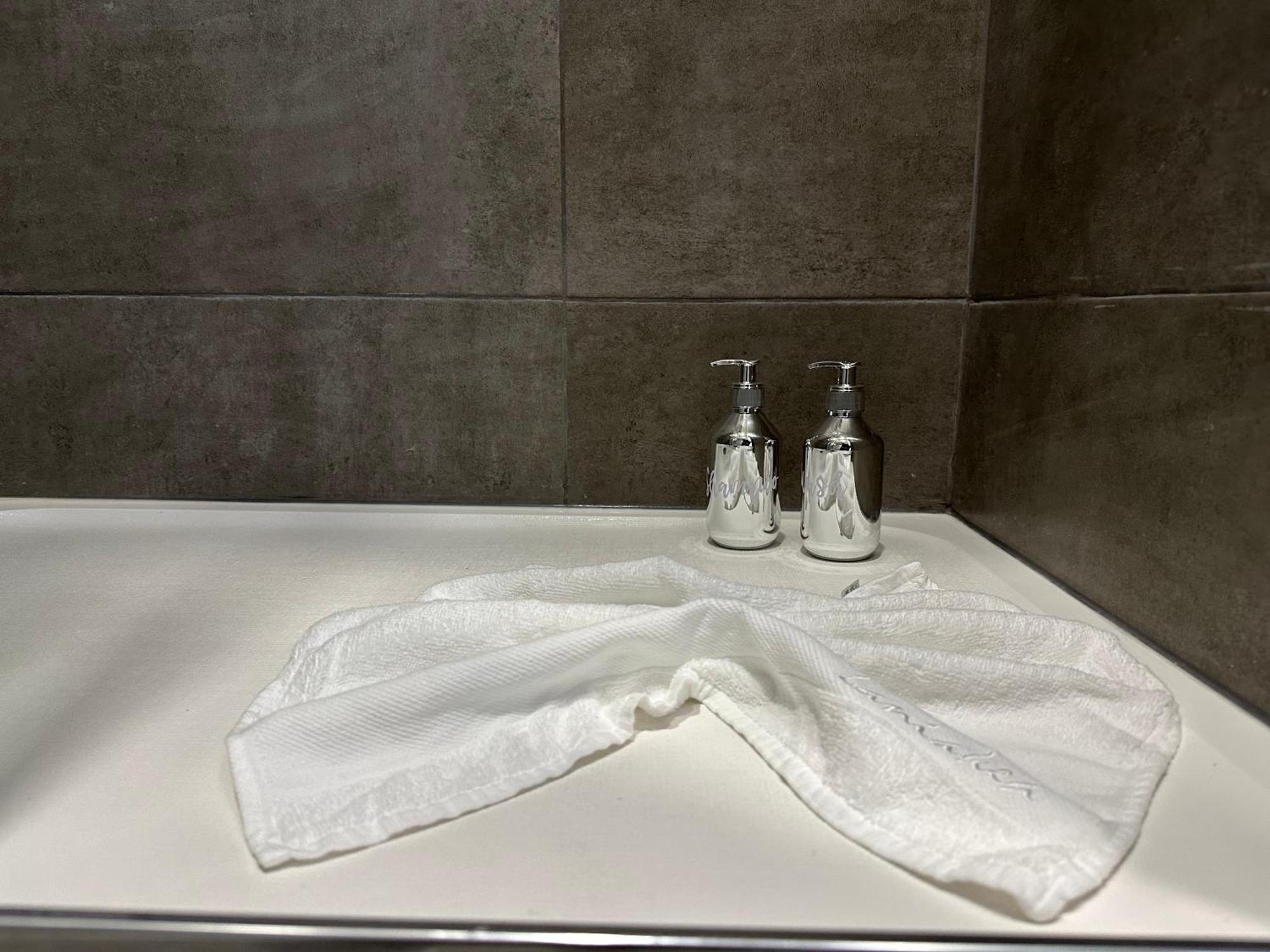 Laniakea Suites Lisbona Esterno foto
